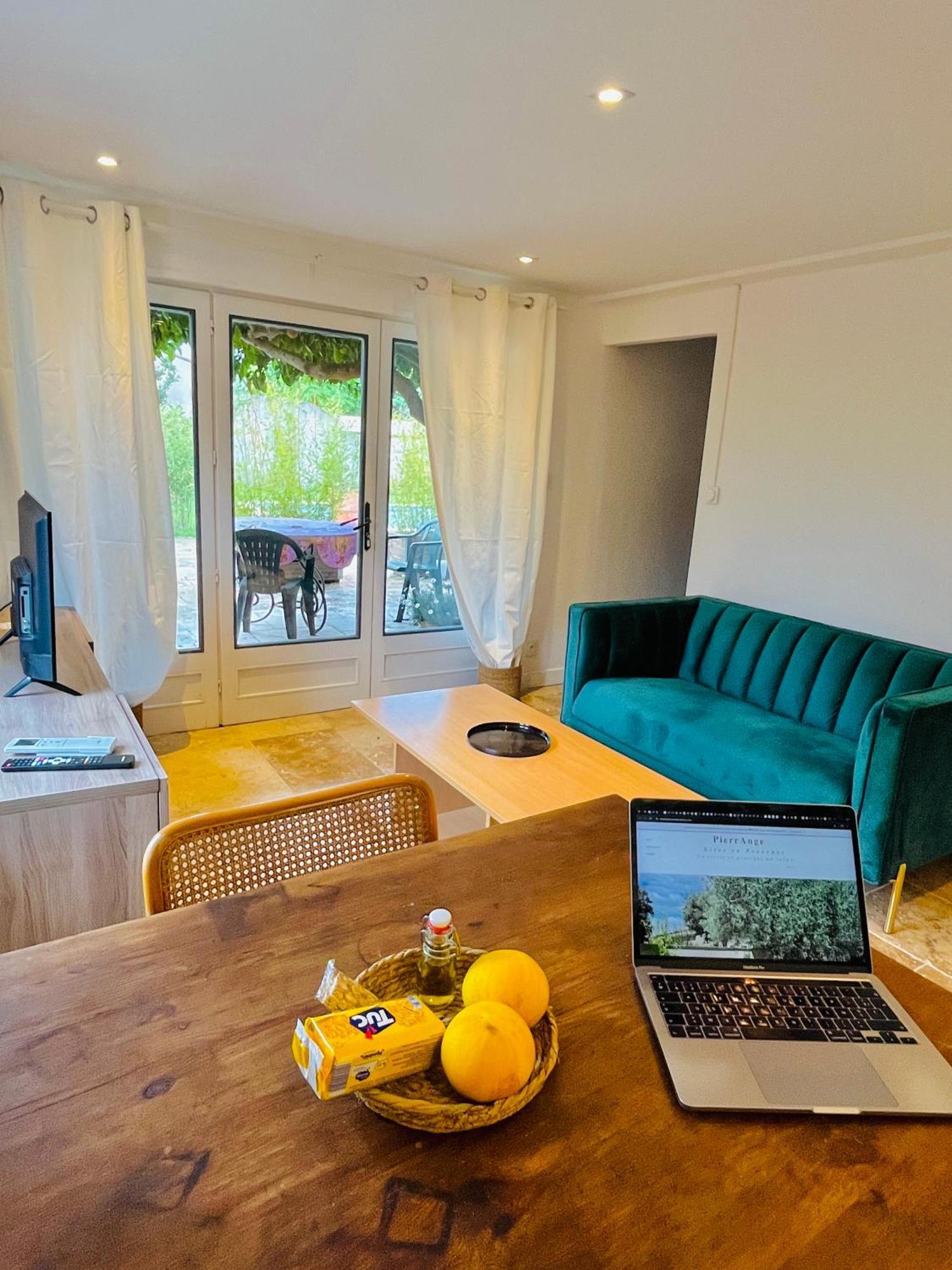 Apartment Pierrange *